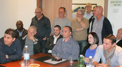 אנשי נתניה וטוברוק (משה חרמון) אנשי נתניה וטוברוק (משה חרמון)