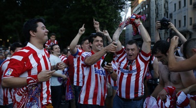 אוהדי אתלטיקו חוגגים (רויטרס)