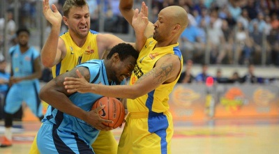 (יאיר שגיא - YNET) (מערכת ONE)