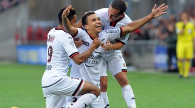 קרלוס אדוארדו מאושר בסיום המשחק קרלוס אדוארדו מאושר בסיום המשחק