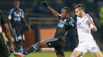 גונאלן מתקל את אימבולה (רויטרס) גונאלן מתקל את אימבולה (רויטרס)