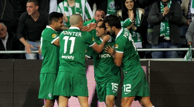 שחקני חיפה חוגגים (רדאד ג´בארה)