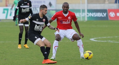 סוארס שומר על בנבנישתי (מרטין גוטדאמק) סוארס שומר על בנבנישתי (מרטין גוטדאמק)