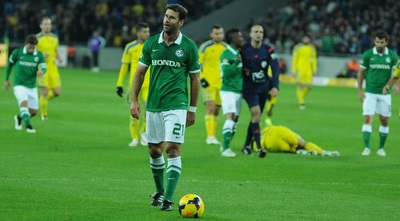 דקל קינן מפנה את מקומו (עמרי שטיין) דקל קינן מפנה את מקומו (עמרי שטיין)