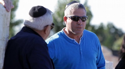 ניר לוין ושלמה שרף (יניב גונן)