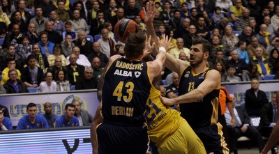 ראדוסביץ´ עוצר את סופו (חגי ניזרי) ראדוסביץ´ עוצר את סופו (חגי ניזרי)