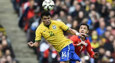 טיאגו סילבה מול אלכסיס טיאגו סילבה מול אלכסיס