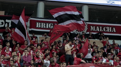 אוהדי הפועל ירושלים (אורן בן חקון) אוהדי הפועל ירושלים (אורן בן חקון)