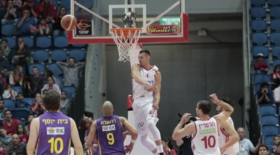 טוני גפני (אורן בן חקון) טוני גפני (אורן בן חקון)