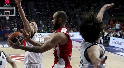 ספאנוליס בין קרול לבין יול (רויטרס)