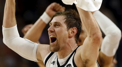 נוצ&acute;יוני חוגג (רויטרס)