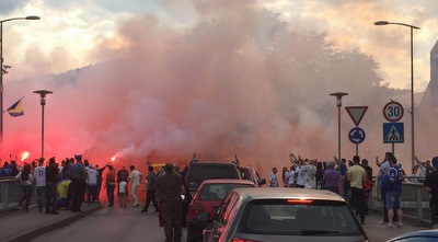 האולטראס של בוסניה בצעדה הגדולה לאצטדיון (רז אמיר) האולטראס של בוסניה בצעדה הגדולה לאצטדיון (רז אמיר)
