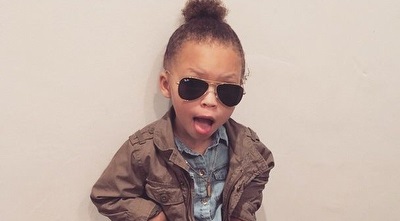 ריילי קרי מככבת ריילי קרי מככבת