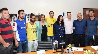 מירי רגב והאוהדים (נעם מורנו)