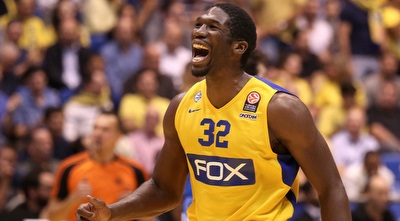 אמבקווה חוגג. &qout;נייד מדי ומזייף בחסימות&qout; (רדאד ג´בארה) אמבקווה חוגג. &qout;נייד מדי ומזייף בחסימות&qout; (רדאד ג´בארה)