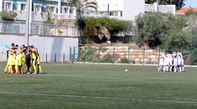 השחקנים בתחילת המשחק (משה חרמון) השחקנים בתחילת המשחק (משה חרמון)