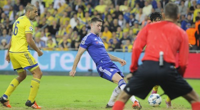 גרי קייהיל כובש (איתי כהן)