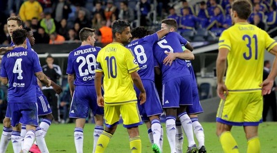 צ´לסי חוגגת (יניב גונן)