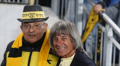 נומה ביציע (אורן בן חקון) נומה ביציע (אורן בן חקון)