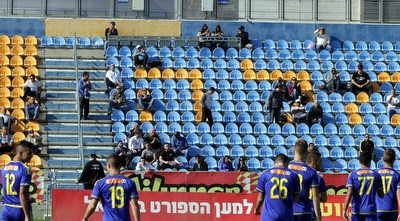 שחקני מכבי ת&qout;א בפתיחה (יניב גונן) שחקני מכבי ת&qout;א בפתיחה (יניב גונן)