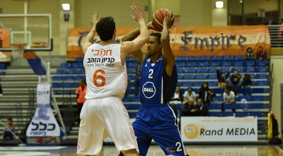 סטיבן דניס (נעם מורנו)