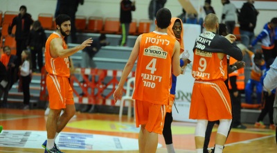 שחקני נס ציונה מאוכזבים (עמרי שטיין)