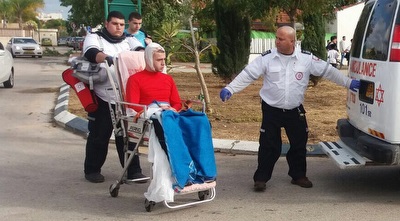 והיב עאזם מפונה לאמבולנס