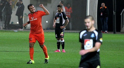 גלבאן חוגג את המהפך והכרטיס לשמינית הגמר (משה חרמון) גלבאן חוגג את המהפך והכרטיס לשמינית הגמר (משה חרמון)