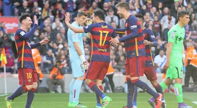 שחקני ברצלונה חוגגים (La Liga) שחקני ברצלונה חוגגים (La Liga)