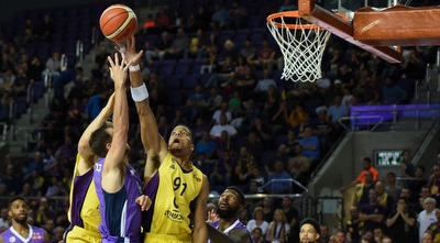 אייזק רוזפלט חוסם את ניב ברקוביץ´ (נעם מורנו) אייזק רוזפלט חוסם את ניב ברקוביץ´ (נעם מורנו)