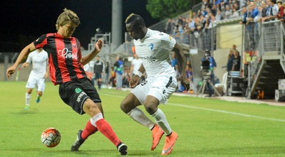 אוסטין אמוטו מול דימיטרי באגה (ניסן עייש) אוסטין אמוטו מול דימיטרי באגה (ניסן עייש)