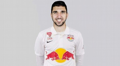 מונס דאבור עם המדים החדשים מונס דאבור עם המדים החדשים