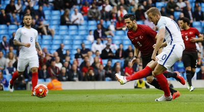 קיין מכניע את בבקאן (רויטרס) קיין מכניע את בבקאן (רויטרס)