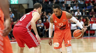 מארק ליונס מול יותם הלפרין (רדאד ג´בארה) מארק ליונס מול יותם הלפרין (רדאד ג´בארה)