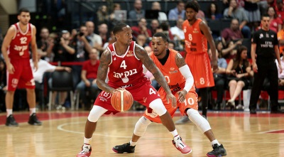 אי ג´יי רולנד מול מארק ליונס (רדאד ג´בארה) אי ג´יי רולנד מול מארק ליונס (רדאד ג´בארה)