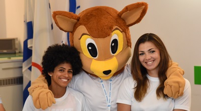 דורז´ון וטיורי עם הקמע (נעם מורנו) דורז´ון וטיורי עם הקמע (נעם מורנו)