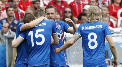 נבחרת איסלנד חוגגת (רויטרס)