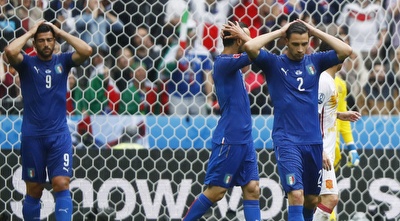 שחקני איטליה לא מאמינים שזה לא נכנס (רויטרס)