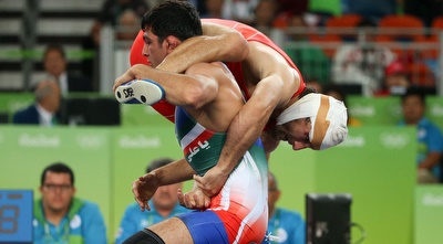 חסן יזדאני ואניאואר גדוייב. קרב צמוד (רויטרס) חסן יזדאני ואניאואר גדוייב. קרב צמוד (רויטרס)