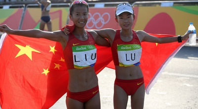 ליו הונג ולו שיוג´ה. זהב וארד לסיניות (רויטרס) ליו הונג ולו שיוג´ה. זהב וארד לסיניות (רויטרס)