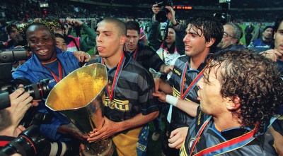 זוכה בגביע אופ&qout;א עם אינטר (רויטרס)