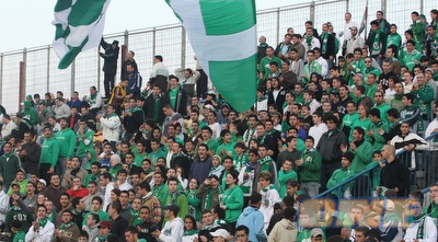 אוהדי מכבי חיפה בקרית-אליעזר. מ-2012 צפוי להיות להם בית חדש (עמית מצפה) אוהדי מכבי חיפה בקרית-אליעזר. מ-2012 צפוי להיות להם בית חדש (עמית מצפה)