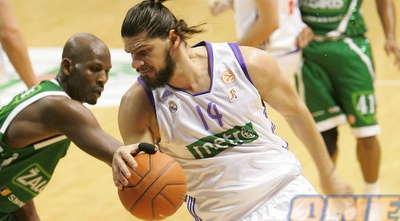 פאפאדופולוס. דאבל-דאבל בבכורה (יורוליג)