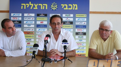 אריאל שיימן. מחזק את הקבוצה (עדי בן ברון)