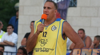דורון ג'מצ'י. קבוצת הוותיקים של מכבי  (גיא בן זיו)