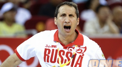 בלאט. ימשיך בנבחרת רוסיה ועשוי להתמנות למאמן בקבוצה בכירה בנוסף (רויטרס)