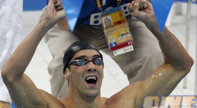 מייקל פלפס חוגג עוד מדליה (Gettyimages) מייקל פלפס חוגג עוד מדליה (Gettyimages)