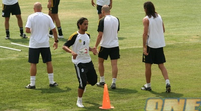 ברק יצחקי באימון הקבוצה (גיא בן-זיו) ברק יצחקי באימון הקבוצה (גיא בן-זיו)