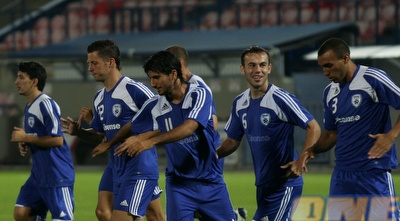 שחקני הנבחרת הצעירה. יזכו לתמיכה מהאוהדים (עדי בן ברון) שחקני הנבחרת הצעירה. יזכו לתמיכה מהאוהדים (עדי בן ברון)