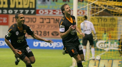 אסי בלדוט חוגג. מוקדם מידי (עדי בן ברון)